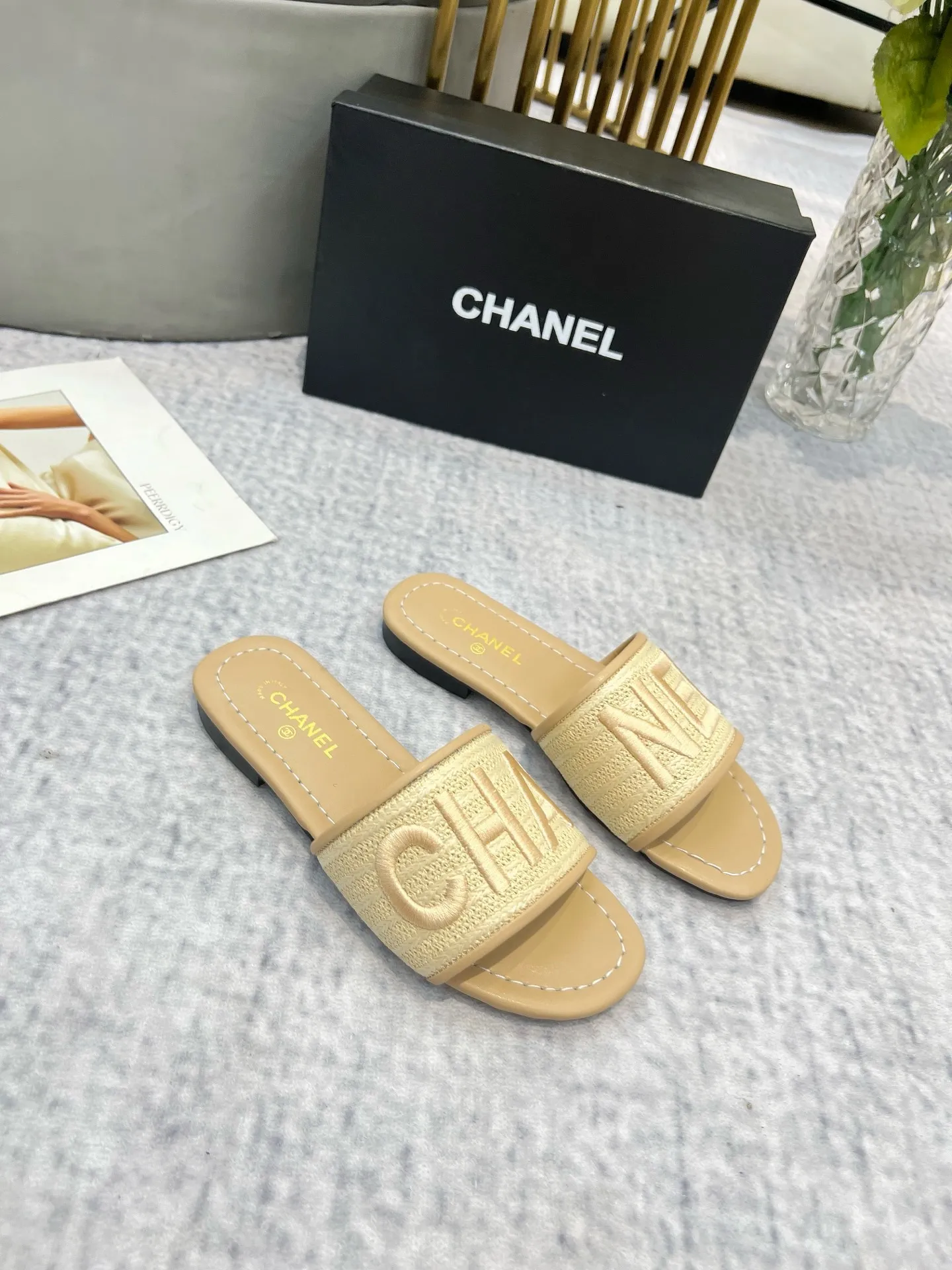 💕💕Factory direct selling price p340💕💕 Genuine leather sole +30 CHANEL, the upper uses three-dimensional electric embroidery technology, the upper foot is comfortable, soft and breathable, must-have size 35-43, leather sole +30